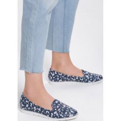 Granatowe Lordsy Just Like You Baby. Niebieskie baleriny damskie Renee, bez wzorów, ze skóry, bez obcasa, na płaskiej podeszwie. Za 39,99 zł.