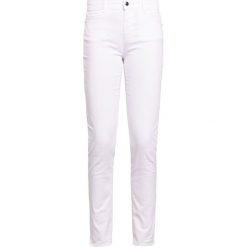 Jeansy damskie: Emporio Armani Jeansy Slim Fit white