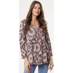 Czerwona Bluzka Wantable. Czerwone bluzki damskie Born2be, s, bez wzorów, z tkaniny, bez kołnierzyka, z długim rękawem. Za 49,99 zł.
