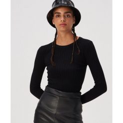 Sweter z fakturą w prążki - Czarny. Czarne swetry damskie Sinsay, s, bez wzorów, bez rękawów, bez kaptura. Za 39,99 zł.