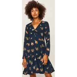 Pepe Jeans - Sukienka Jenna. Sukienki damskie Pepe Jeans, na co dzień, s, w kwiaty, z poliesteru, casualowe, bez kołnierzyka, z długim rękawem, długie, mini, rozkloszowane. Za 319,90 zł.