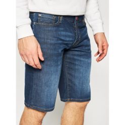 Szorty jeansowe Guess Sonny M02D01 D3ZM1. Niebieskie spodenki i szorty męskie Guess, m, z aplikacjami, z bawełny. W wyprzedaży za 329,00 zł.