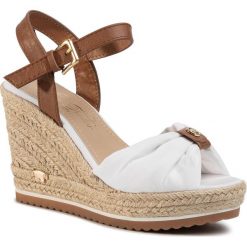 Espadryle TOM TAILOR - 809020680 White 1. Białe espadryle damskie Tom Tailor, bez wzorów, ze skóry ekologicznej, bez obcasa, na obcasie. W wyprzedaży za 179,00 zł.