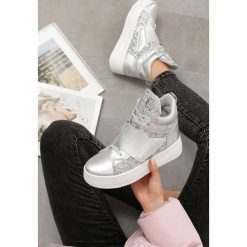 Srebrne Sneakersy Xevera. Szare buty sportowe damskie Born2be, sportowe. Za 139,99 zł.