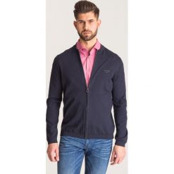 Granatowy kardigan Joop Jeans Hias. Niebieskie swetry męskie xxl, z aplikacjami, z jeansu. Za 349,50 zł.