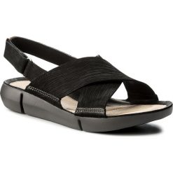 Sandały CLARKS - Tri Chloe 261312764 Black Nubuck. Czarne klapki damskie Clarks, bez wzorów, ze skóry, bez obcasa. W wyprzedaży za 229,00 zł.