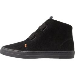 HUB TEMPO Sneakersy wysokie black. Czarne trampki i tenisówki damskie marki HUB, bez wzorów, z tworzywa sztucznego, bez zapięcia. Za 419,00 zł.