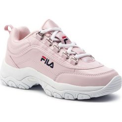 Sneakersy FILA - Strada Low Wmn 1010560.71D Chalk Pink. Różowe półbuty damskie Fila, ze skóry ekologicznej. Za 339,00 zł.