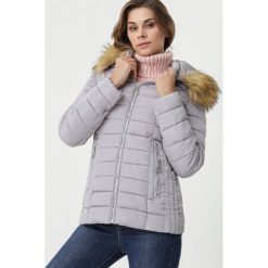 Szara Kurtka Warrandyte. Szare kurtki damskie Born2be, na zimę, s, bez wzorów, z futra, długie, bez kaptura. Za 259,99 zł.