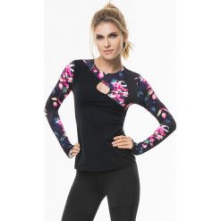 Cardio Bunny - Bluzka Dahlia. Niebieskie bluzki damskie Cardio Bunny, xs, w kwiaty, z dzianiny, z okrągłym kołnierzem. W wyprzedaży za 99,90 zł.