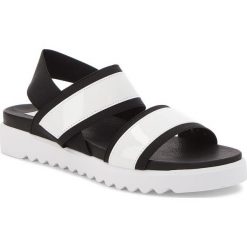 Sandały STEVE MADDEN - Sake Flat Sandal 91001123-07097-02001 White. Czarne klapki damskie Steve Madden, bez wzorów, ze skóry ekologicznej, bez obcasa. W wyprzedaży za 269,00 zł.