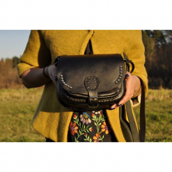 Klasyczna torebka ze skóry naturalnej HandMade. Brązowe torebki klasyczne damskie marki Pakamera, ze skóry, na ramię, duże. Za 349,00 zł.