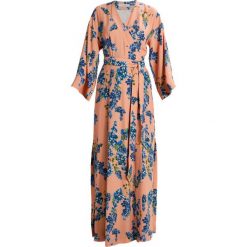 Długie sukienki: IVY & OAK KIMONO DRESS Długa sukienka rose