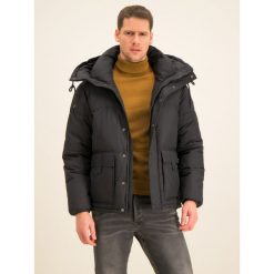 Kurtka zimowa Trussardi Jeans 52S00346. Czarne kurtki męskie Trussardi Jeans, na zimę, s, bez wzorów, z poliesteru, bez kaptura. W wyprzedaży za 599,00 zł.
