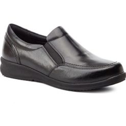 Półbuty GO SOFT - WI23-ENYA-02 Black. Czarne półbuty damskie GO SOFT, na co dzień, bez wzorów, ze skóry, bez obcasa, na płaskiej podeszwie, bez zapięcia. Za 159,99 zł.