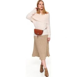 Sweter golf długi rękaw damski luźny. Różowe swetry damskie Top Secret, bez wzorów, z długim rękawem. W wyprzedaży za 59,99 zł.