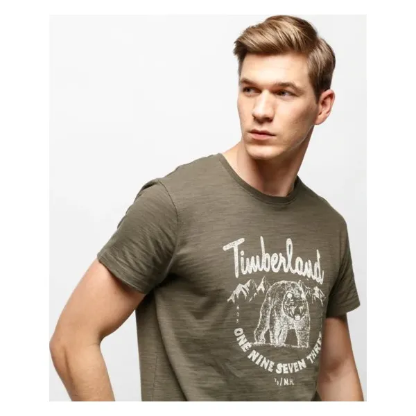Timberland Koszulka Ss Ss Bear Family , zielony, rozmiar M. Zielone koszulki męskie Timberland, m, bez wzorów, z bawełny, bez kołnierzyka, bez rękawów. W wyprzedaży za 143,99 zł.