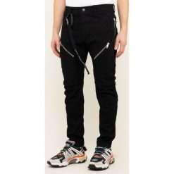 Jeansy Regular Fit Diesel Trousers 00SYH9 0IAWC. Czarne jeansy męskie Diesel, m, bez wzorów. W wyprzedaży za 449,00 zł.