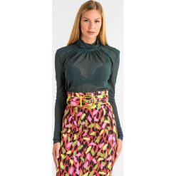 BLUZKA Patrizia Pepe. Żółte bluzki damskie Patrizia Pepe, xs, bez wzorów, z materiału, z golfem, bez rękawów. Za 473,40 zł.