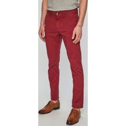 Guess Jeans - Spodnie. Brązowe spodnie męskie Guess Jeans, na co dzień, m, z aplikacjami, z elastanu, casualowe. Za 369,90 zł.
