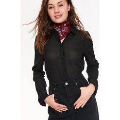 KOSZULA DAMSKA, Z KOŁNIERZYKIEM. Czarne koszule body marki TROLL, na zimę, s, z tkaniny, klasyczne, z klasycznym kołnierzykiem. W wyprzedaży za 39,99 zł.