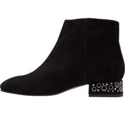 Tosca Blu TALLIN Ankle boot nero. Czarne botki damskie marki Tosca Blu, ze skóry, bez obcasa, bez zapięcia. Za 759,00 zł.