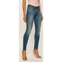 Guess Jeans - Jeansy Ultra Curve. Niebieskie jeansy damskie Guess Jeans. Za 419,90 zł.
