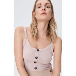 Top z guzikami - Beżowy. Brązowe topy damskie Sinsay, xl, bez wzorów, bez kołnierzyka. Za 19,99 zł.