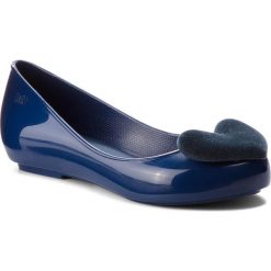 Baleriny ZAXY - New Pop Heart Fem 82540 Navy 90036 BB285021 02064. Niebieskie baleriny damskie Zaxy, bez wzorów, z tworzywa sztucznego, bez obcasa. W wyprzedaży za 149,00 zł.