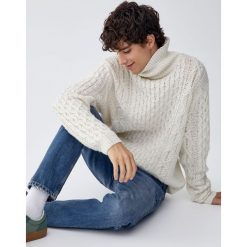 Granatowe jeansy slim fit. Niebieskie jeansy męskie marki Pull&Bear, m, bez wzorów. Za 139,00 zł.