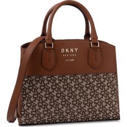 Torebka DKNY - Noho-Md Trpl Compt R91DFA75 Nhj/Chino/Crml. Pomarańczowe torebki klasyczne damskie DKNY, bez wzorów, ze skóry, klasyczne, bez dodatków. Za 1069,00 zł.