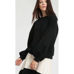 Czarna Bluza Forsythia. Czarne bluzy damskie marki other, s. Za 49,99 zł.