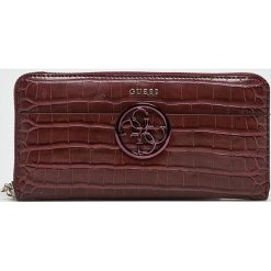 Guess Jeans - Portfel. Brązowe portfele damskie Guess Jeans, z jeansu. Za 279,90 zł.