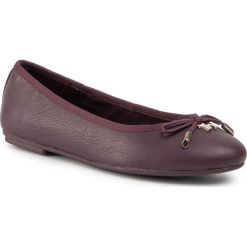 Baleriny TOMMY HILFIGER - Elevated Th Hardware Ballerina FW0FW04594 Deep Burgundy XIH. Czerwone baleriny damskie TOMMY HILFIGER, bez wzorów, ze skóry, bez obcasa. Za 449,00 zł.
