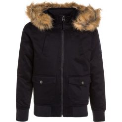 Teddy Smith BARTER Kurtka zimowa dark navy. Niebieskie kurtki chłopięce marki Teddy Smith, na zimę, z bawełny. W wyprzedaży za 407,20 zł.