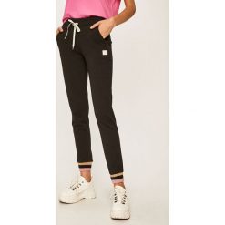 Femi Stories - Spodnie Tasi. Czarne spodnie damskie s, z elastanu. Za 249,90 zł.