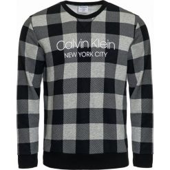 Calvin Klein męska bluza NM1725E L/S SWEATSHIRT M szara. Szare bluzy męskie Calvin Klein, s, bez wzorów, bez kołnierzyka, bez rękawów, bez kaptura. Za 269,00 zł.