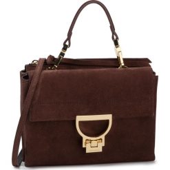 Torebka COCCINELLE - FD6 Arlettis Suede E1 FD6 55 B7 01 Chocolate W05. Pomarańczowe torebki klasyczne damskie Coccinelle, bez wzorów, ze skóry, klasyczne, bez dodatków. W wyprzedaży za 799,00 zł.