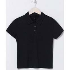 Bluzka z kołnierzykiem - Czarny. Czarne bluzki damskie Sinsay, s, bez wzorów, bez kołnierzyka, bez rękawów. Za 29,99 zł.