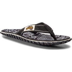 Japonki GUMBIES - Islander Black Signature. Czarne klapki męskie Gumbies, z tworzywa sztucznego, bez zapięcia. W wyprzedaży za 89,00 zł.