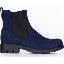 Nubukowe sztyblety z ociepleniem - skóra naturalna - model 479 - kolor granat nubuk. Szare botki damskie Zapato, na zimę, z jeansu, eleganckie, na niskim obcasie, na obcasie, bez zapięcia. W wyprzedaży za 299,25 zł.