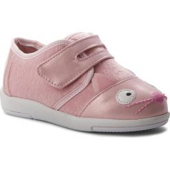Kapcie EMU AUSTRALIA - Kitty Sneaker K11725 Pink. Różowe sandały dziewczęce EMU Australia, ze skóry ekologicznej, bez zapięcia. W wyprzedaży za 139,00 zł.