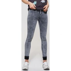 Spodnie damskie: Jeansy high waist skinny - Szary