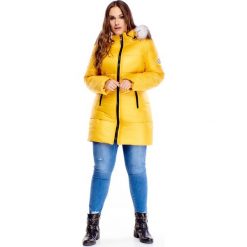 Pikowana kurtka z kapturem żółty. Żółte kurtki damskie Tagless, plus size, bez wzorów, z poliesteru, z kapturem. Za 270,44 zł.