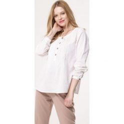 Kremowa Koszula Communities. Białe bluzki damskie Born2be, na imprezę, xl, bez wzorów, z okrągłym kołnierzem, z długim rękawem. Za 99,99 zł.