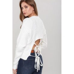 Biały Sweter Bon Air. Białe swetry damskie Renee, uniwersalny, bez wzorów, ze splotem, casualowe, bez rękawów, bez kaptura. Za 139,99 zł.