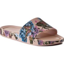 Klapki MELISSA - Beach Slide III Ad 32276 Pink/Blue 51452. Różowe klapki damskie Melissa, bez wzorów, z tworzywa sztucznego, bez obcasa. W wyprzedaży za 199,00 zł.