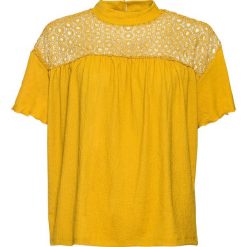 Shirt bonprix żółty. Żółte koszulki damskie bonprix, w koronkowe wzory, z koronki, bez kołnierzyka, bez rękawów. Za 42,99 zł.