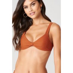 Stroje dwuczęściowe damskie: J&K Swim X NA-KD Góra bikini z marszczeniem – Brown,Copper