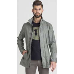 KURTKA Armani Exchange. Zielone płaszcze męskie Armani Exchange, m, z aplikacjami, z materiału, bez kaptura. Za 580,00 zł.